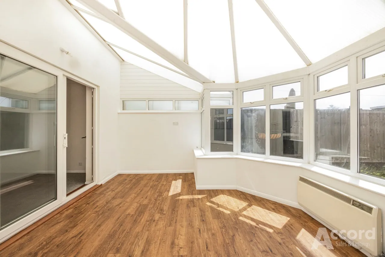 Pettits Lane North, Romford, RM1, photo 12