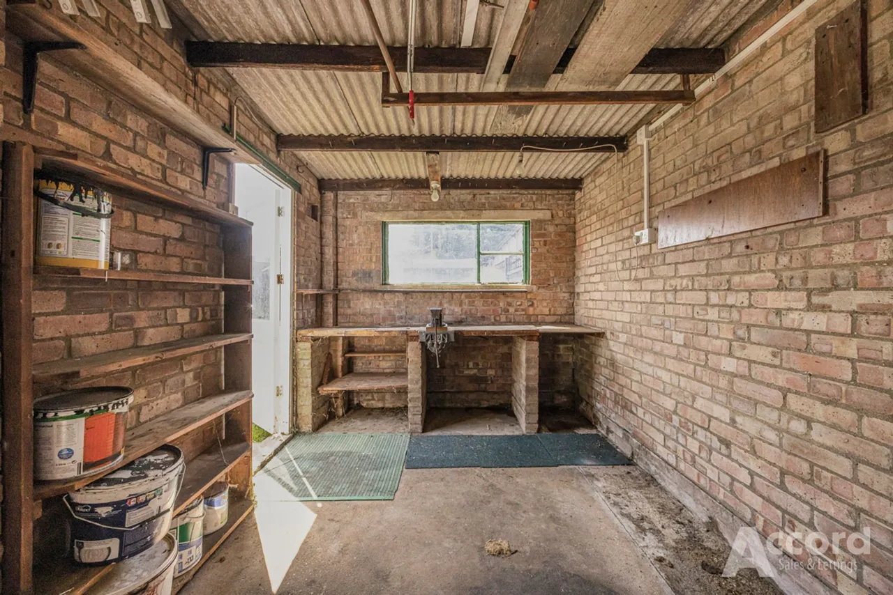 Pettits Lane North, Romford, RM1, photo 49