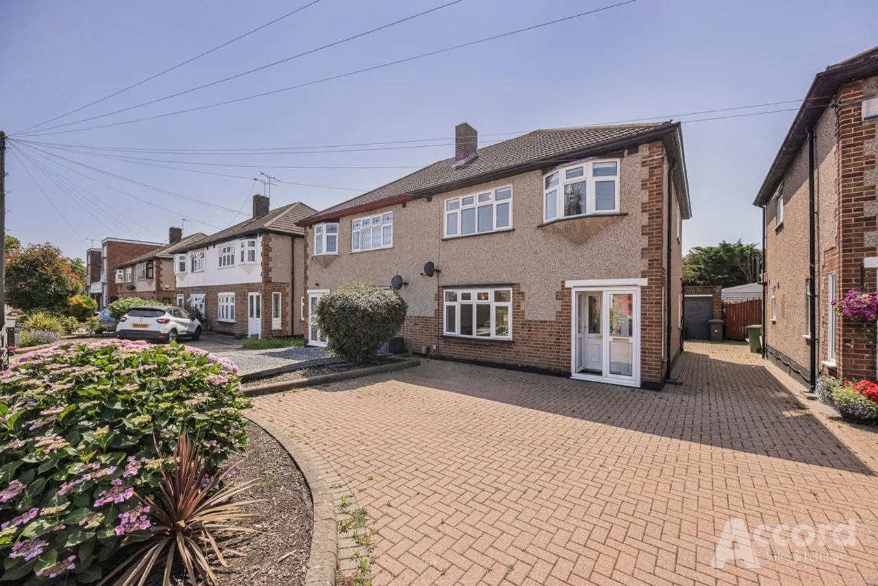 Pettits Lane North, Romford, RM1, photo 26