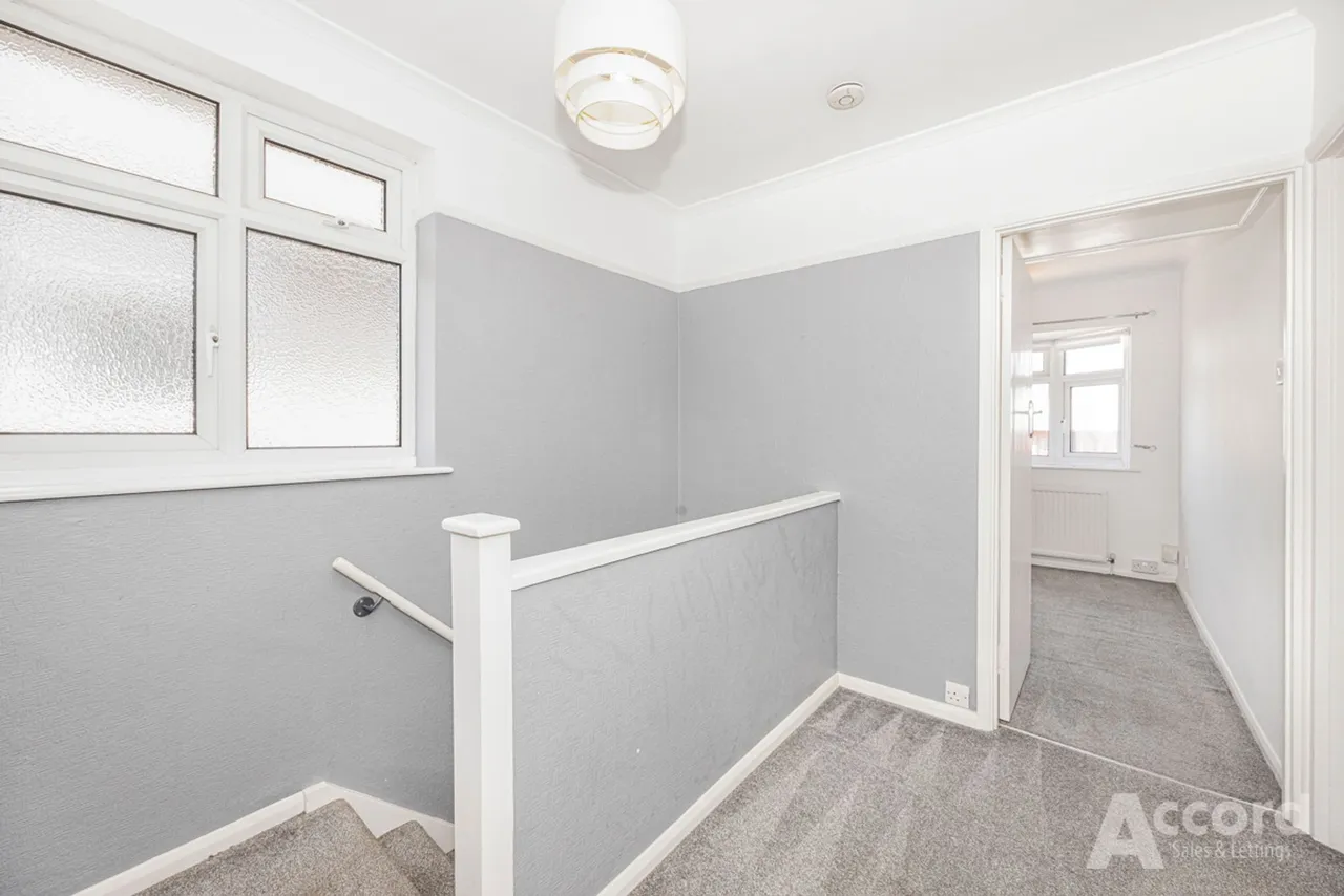 Pettits Lane North, Romford, RM1, photo 15