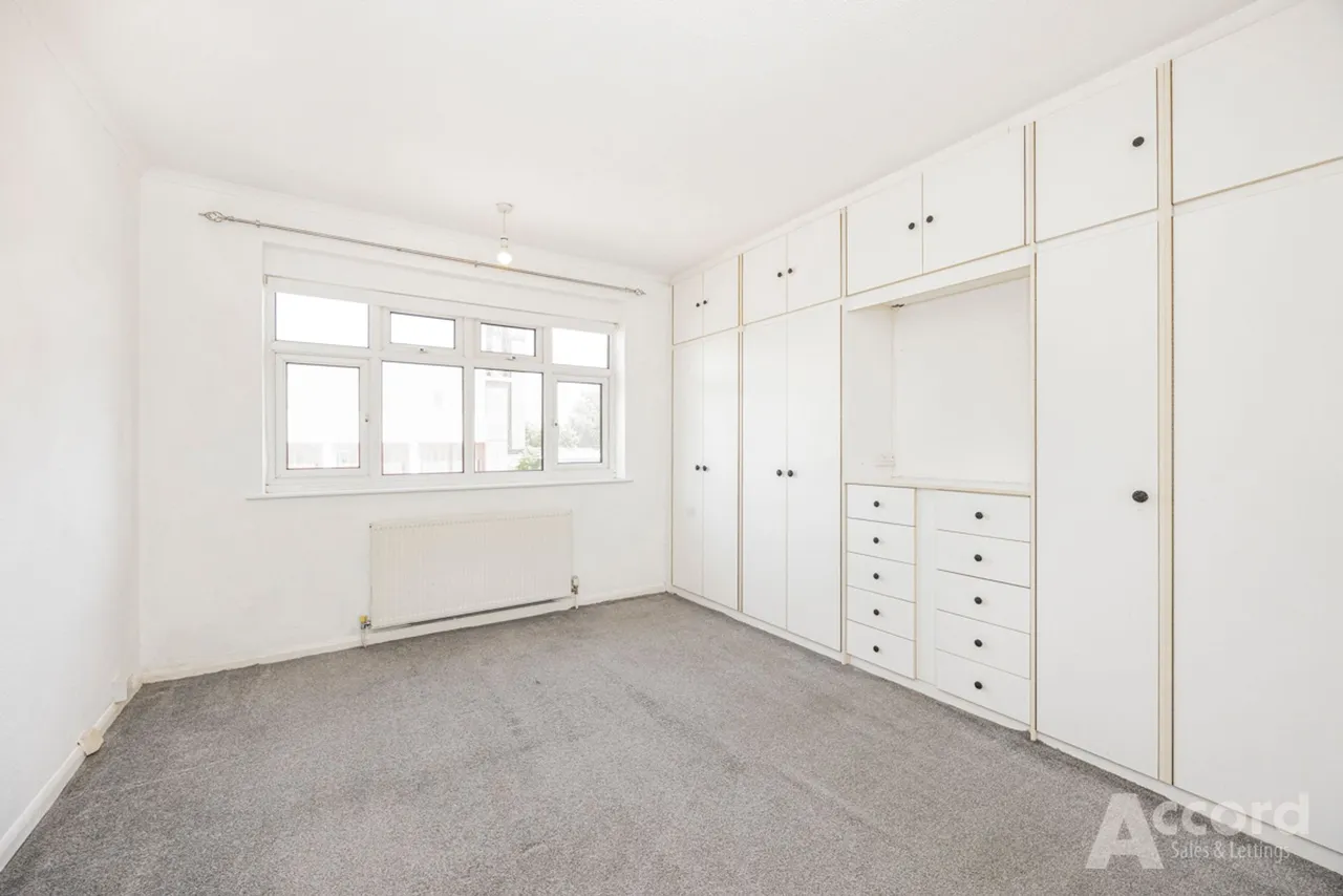 Pettits Lane North, Romford, RM1, photo 17