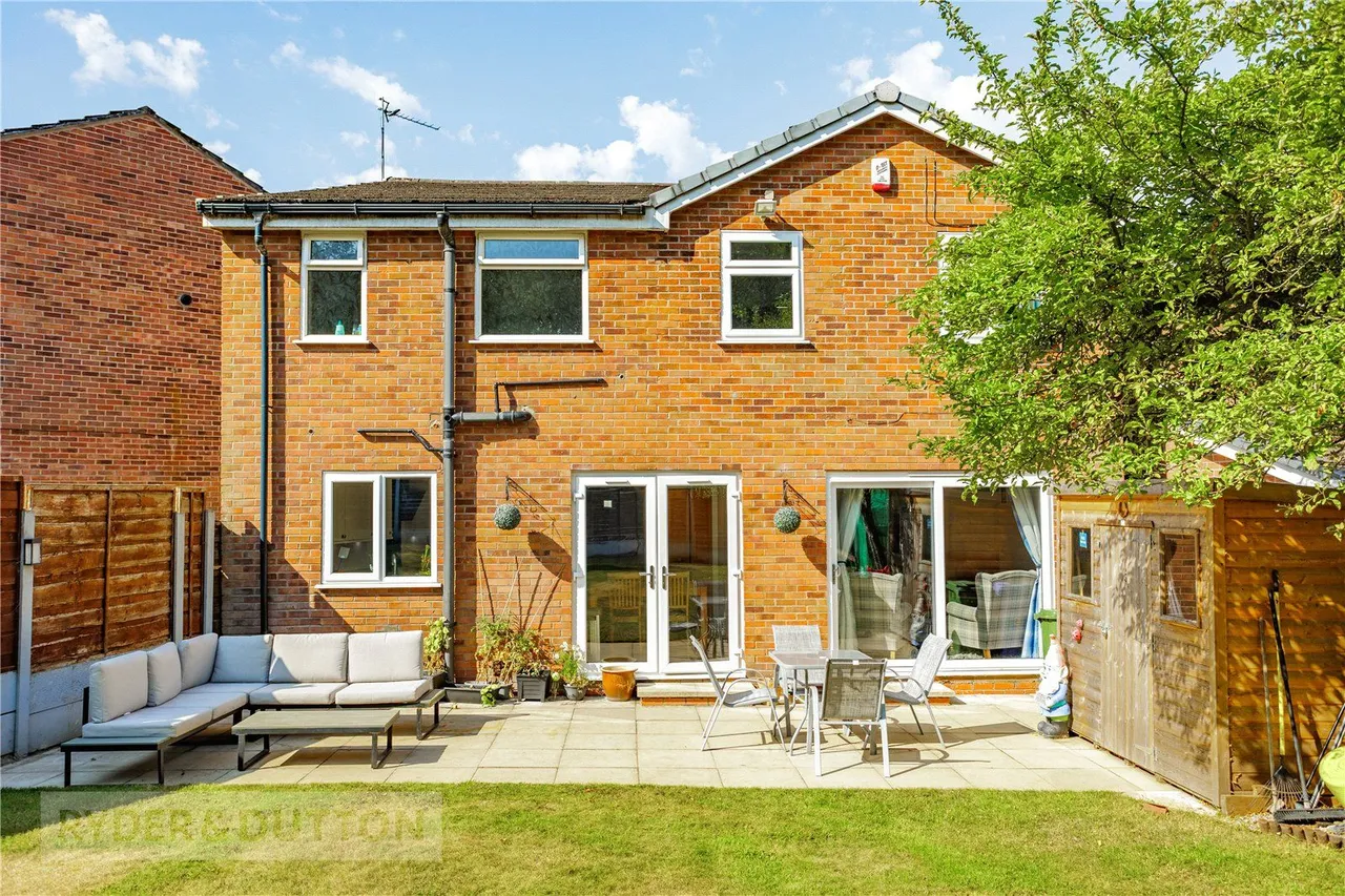 3 bed house for sale, Grovewood Close, Ashton-under-Lyne, OL7