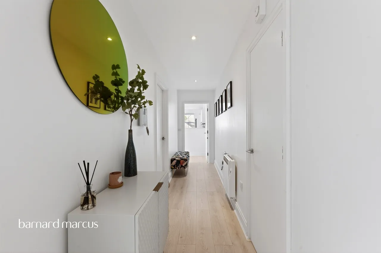 Beaumont Drive, Worcester Park, photo 12