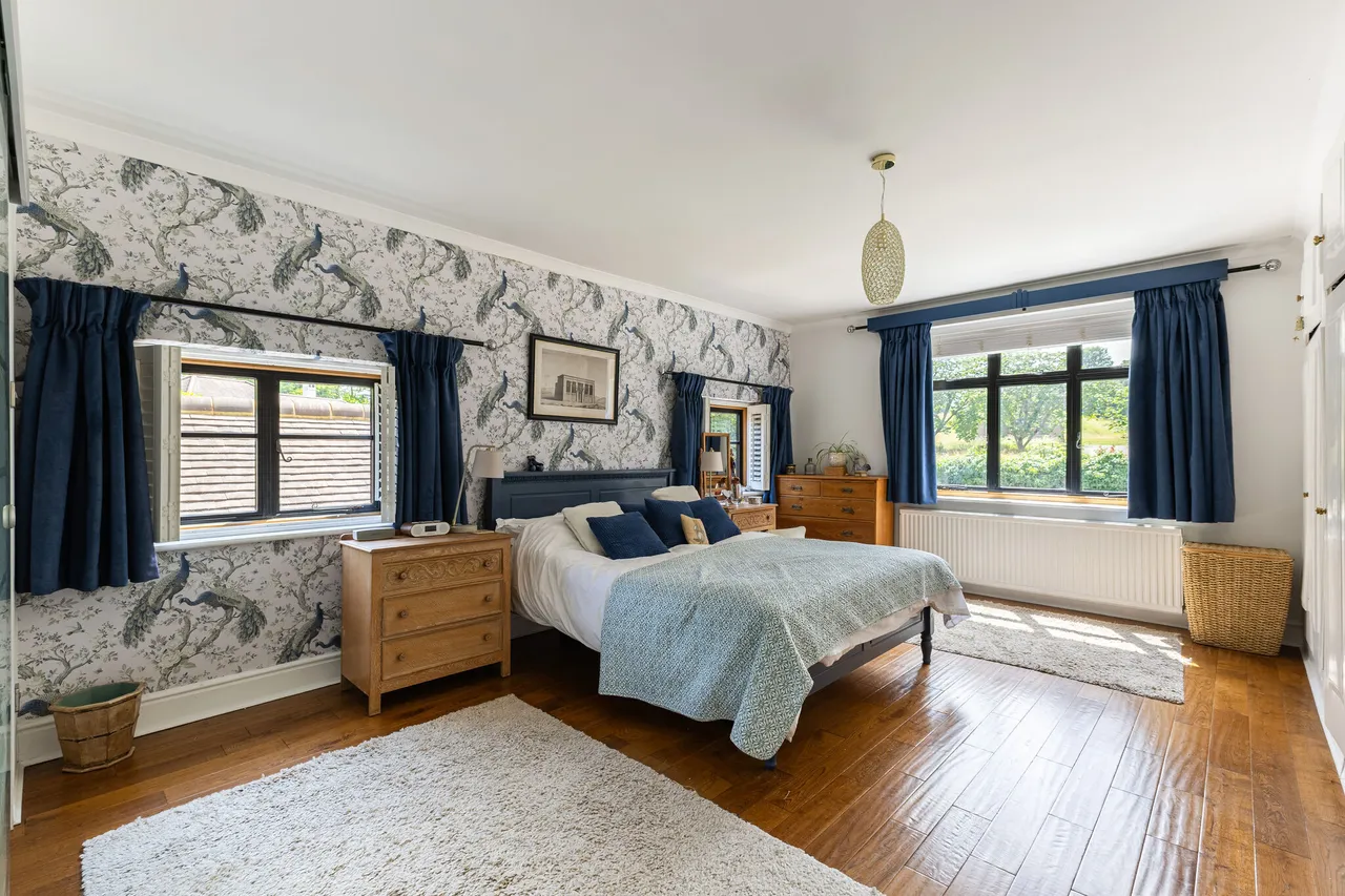 Beech Avenue, Effingham, KT24, photo 10