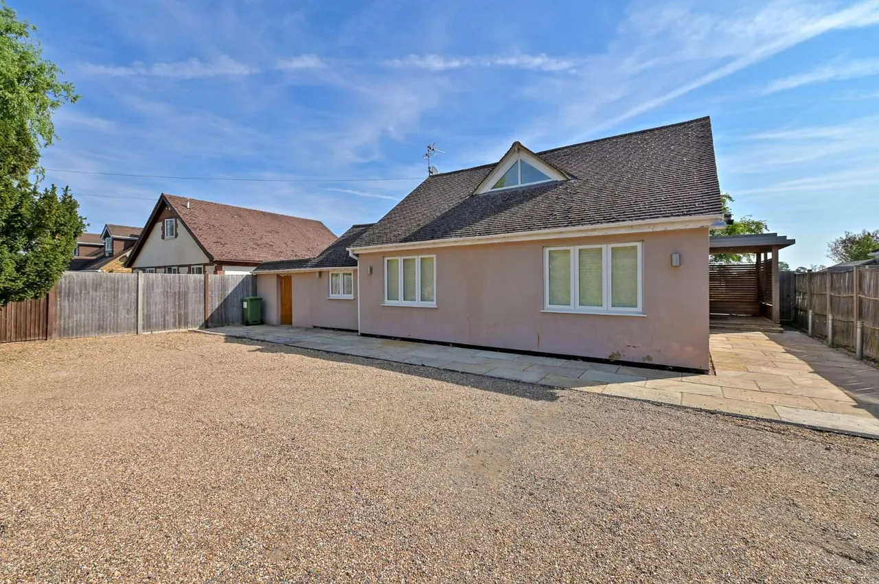 Fifield Road, Fifield, SL6, photo 2
