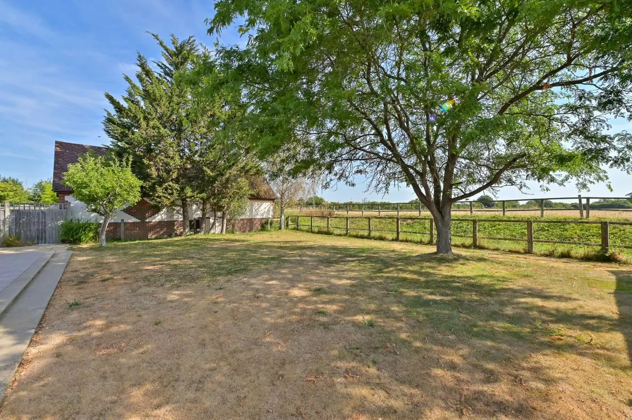 Fifield Road, Fifield, SL6, photo 13