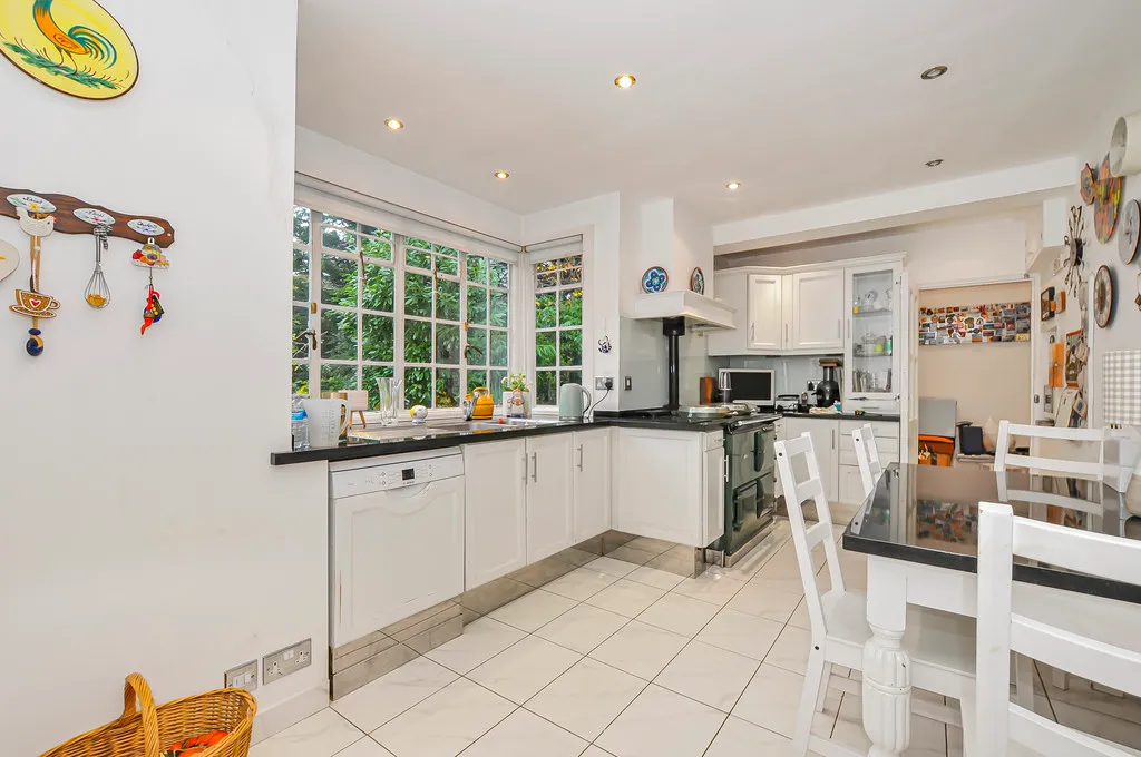 Swakeleys Road, Ickenham, UB10, photo 27