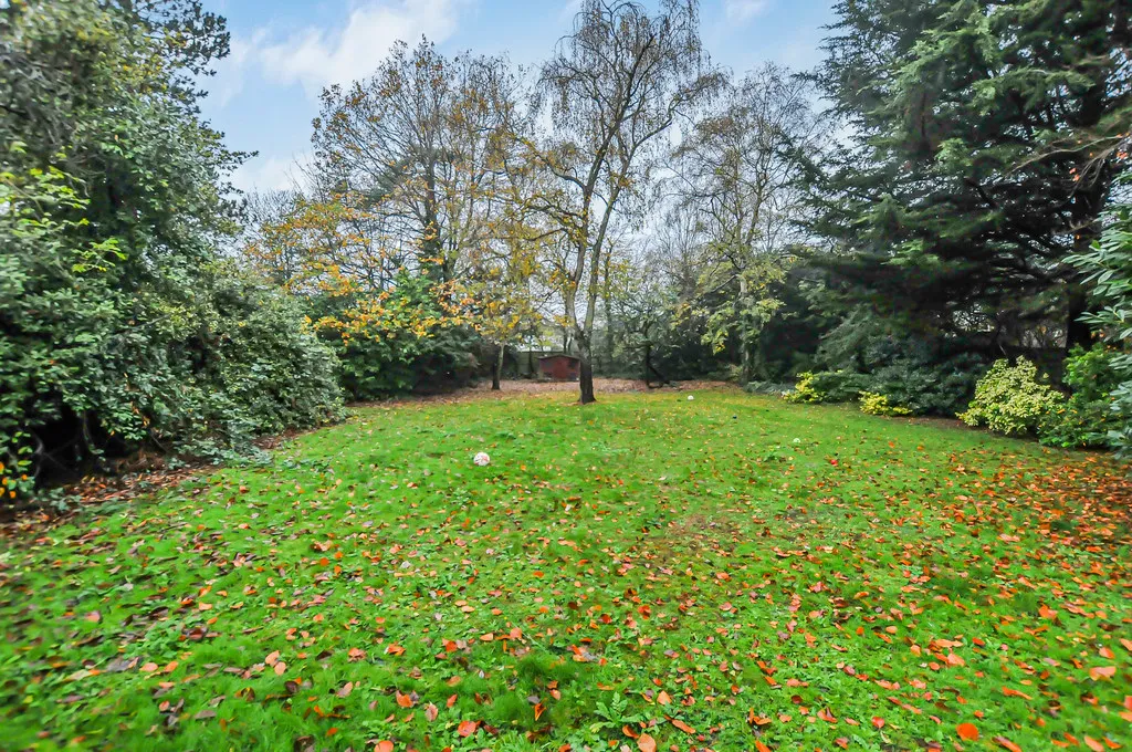 Swakeleys Road, Ickenham, UB10, photo 34