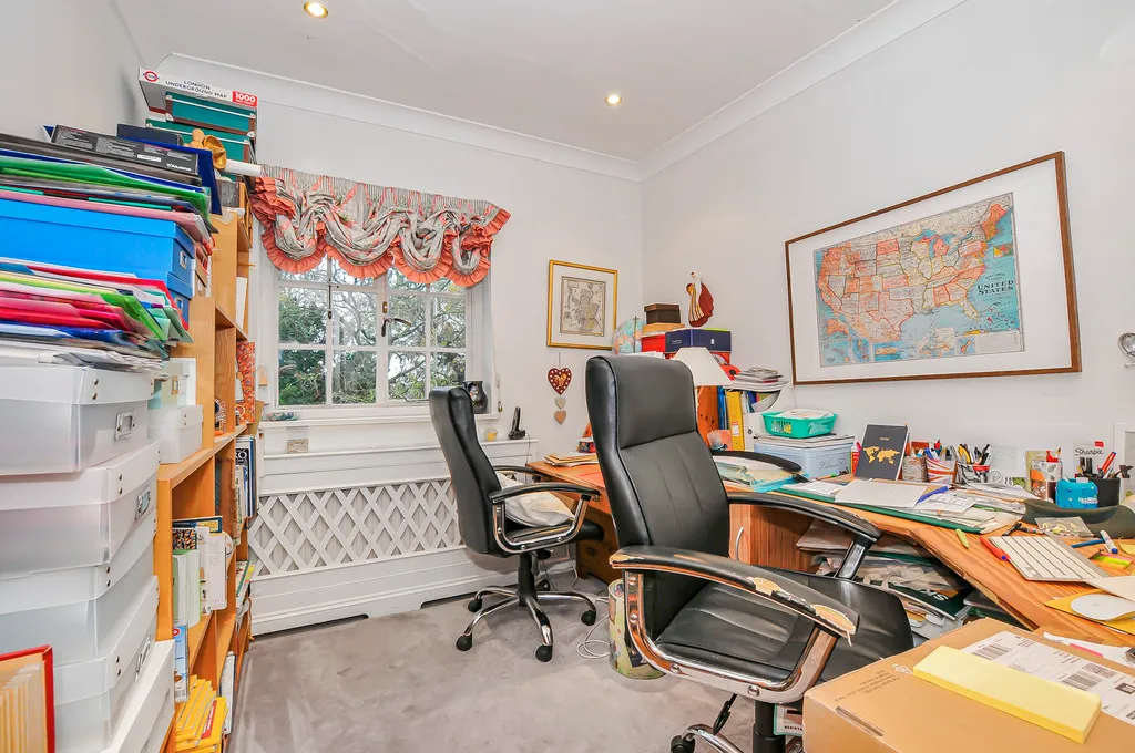 Swakeleys Road, Ickenham, UB10, photo 18