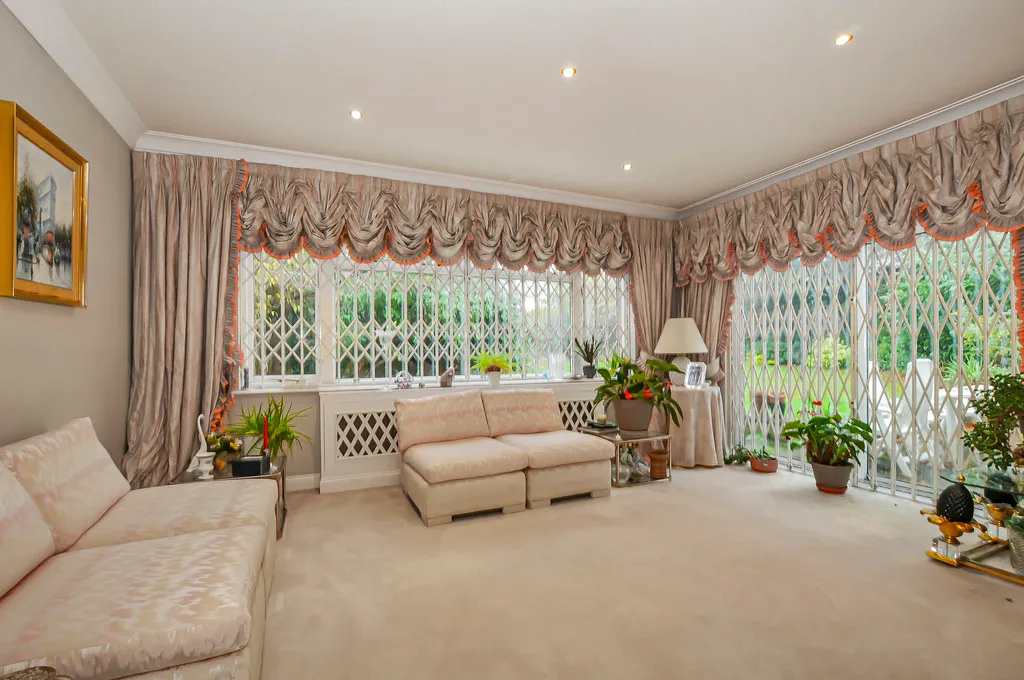 Swakeleys Road, Ickenham, UB10, photo 22