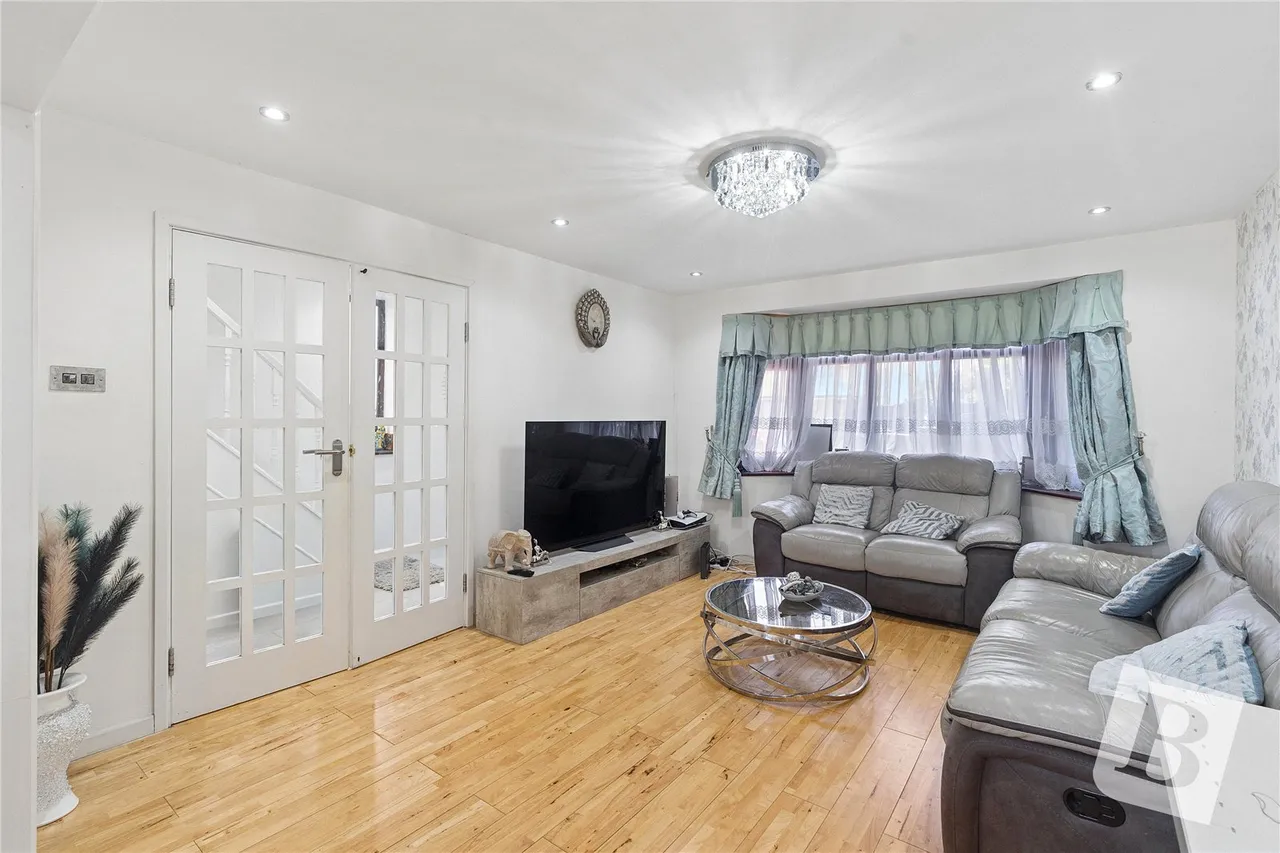 Epping Close, Romford, RM7, photo 2