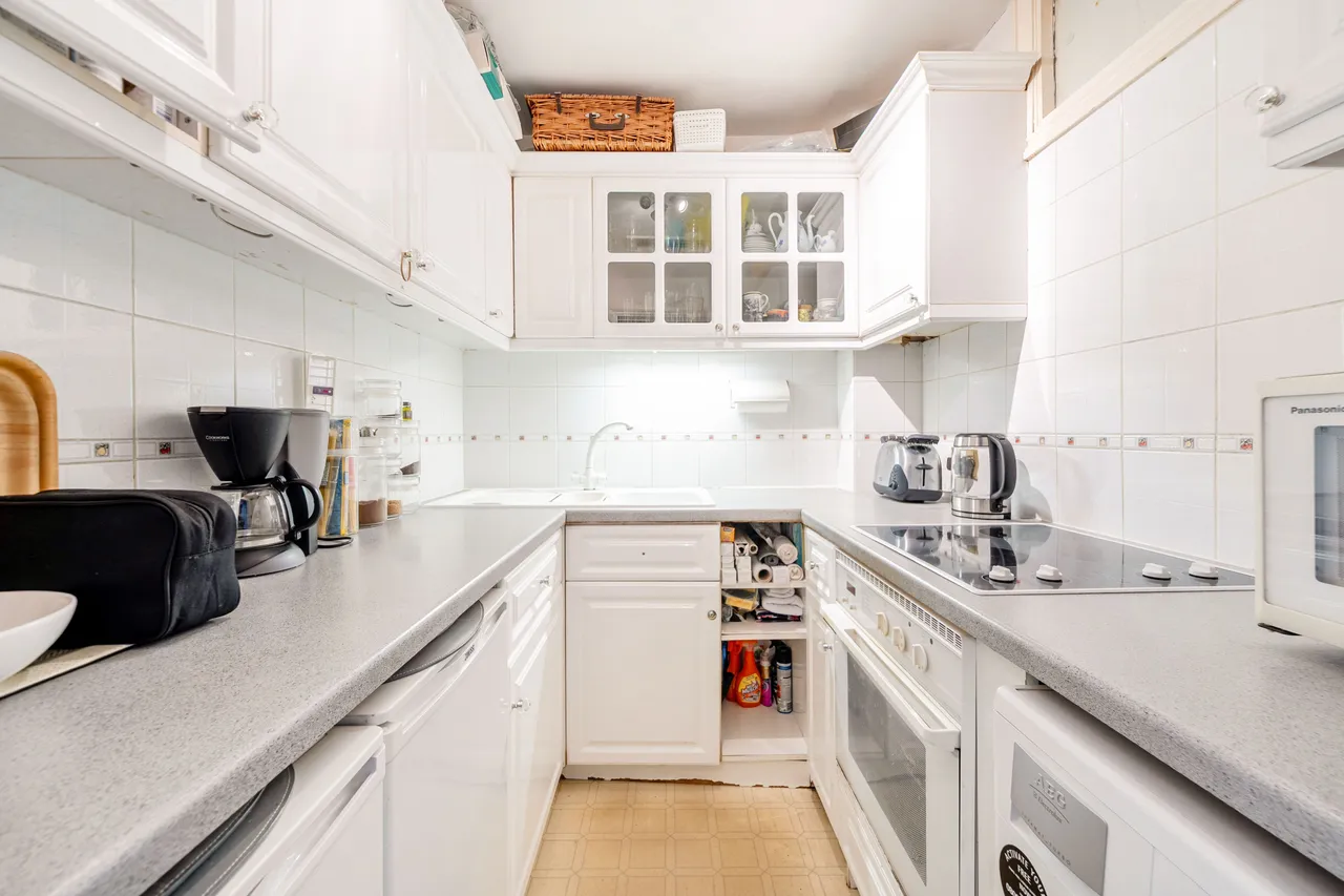 Flat 3, 30 Roland Gardens, London, photo 7