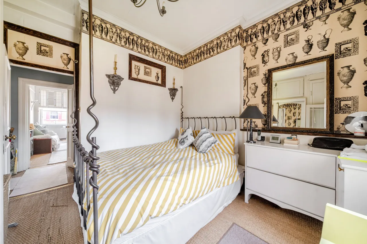 Flat 3, 30 Roland Gardens, London, photo 4