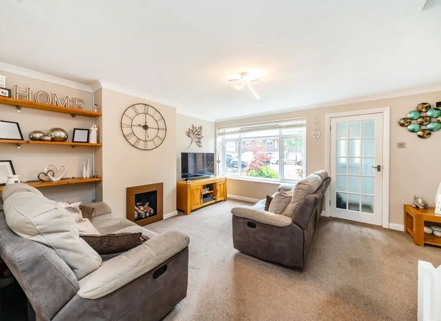 Meadow Close, Whitton, TW4, photo 2