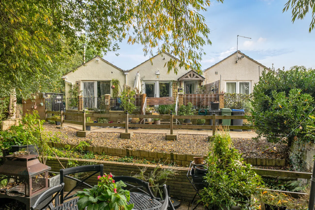 2 bed house for sale, Station Road, Malmesbury, SN16