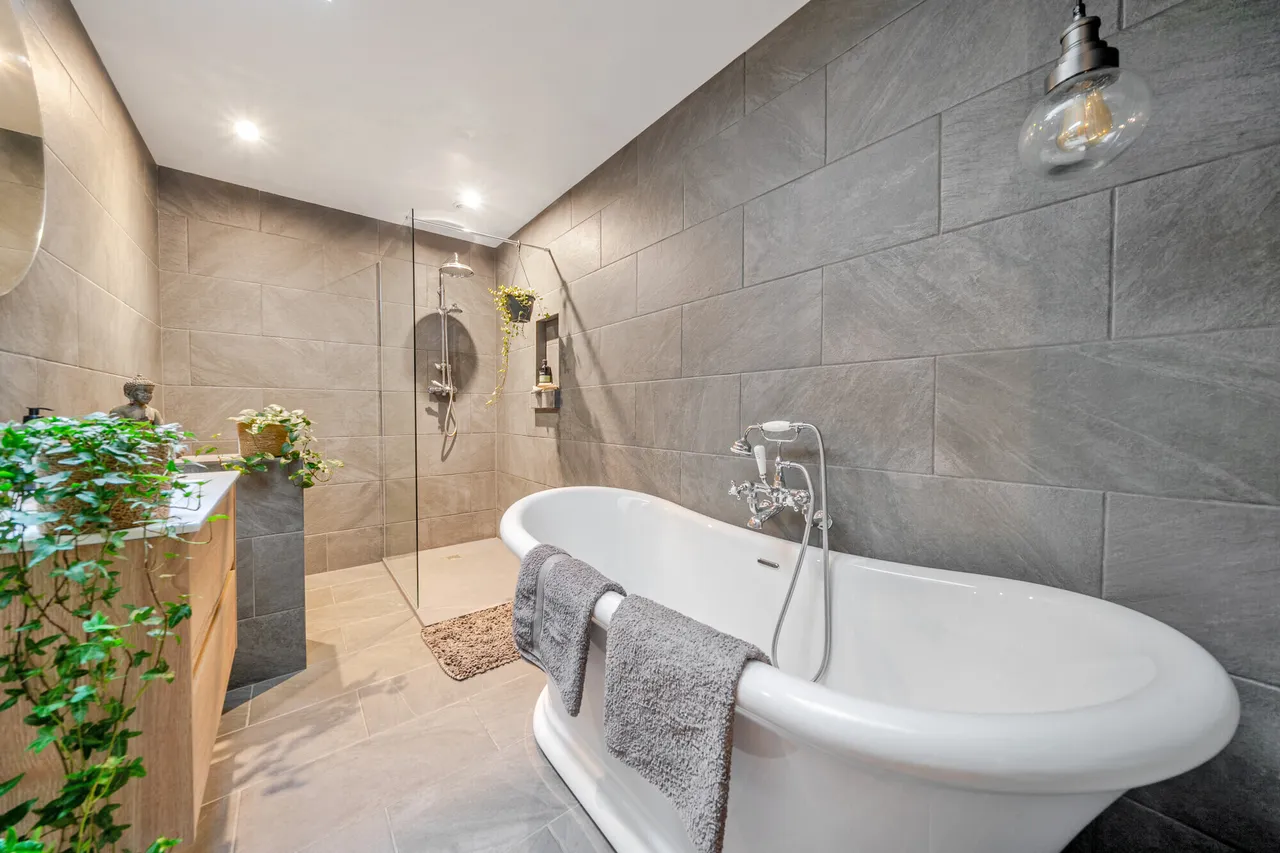 Station Road, Malmesbury, SN16, photo 7