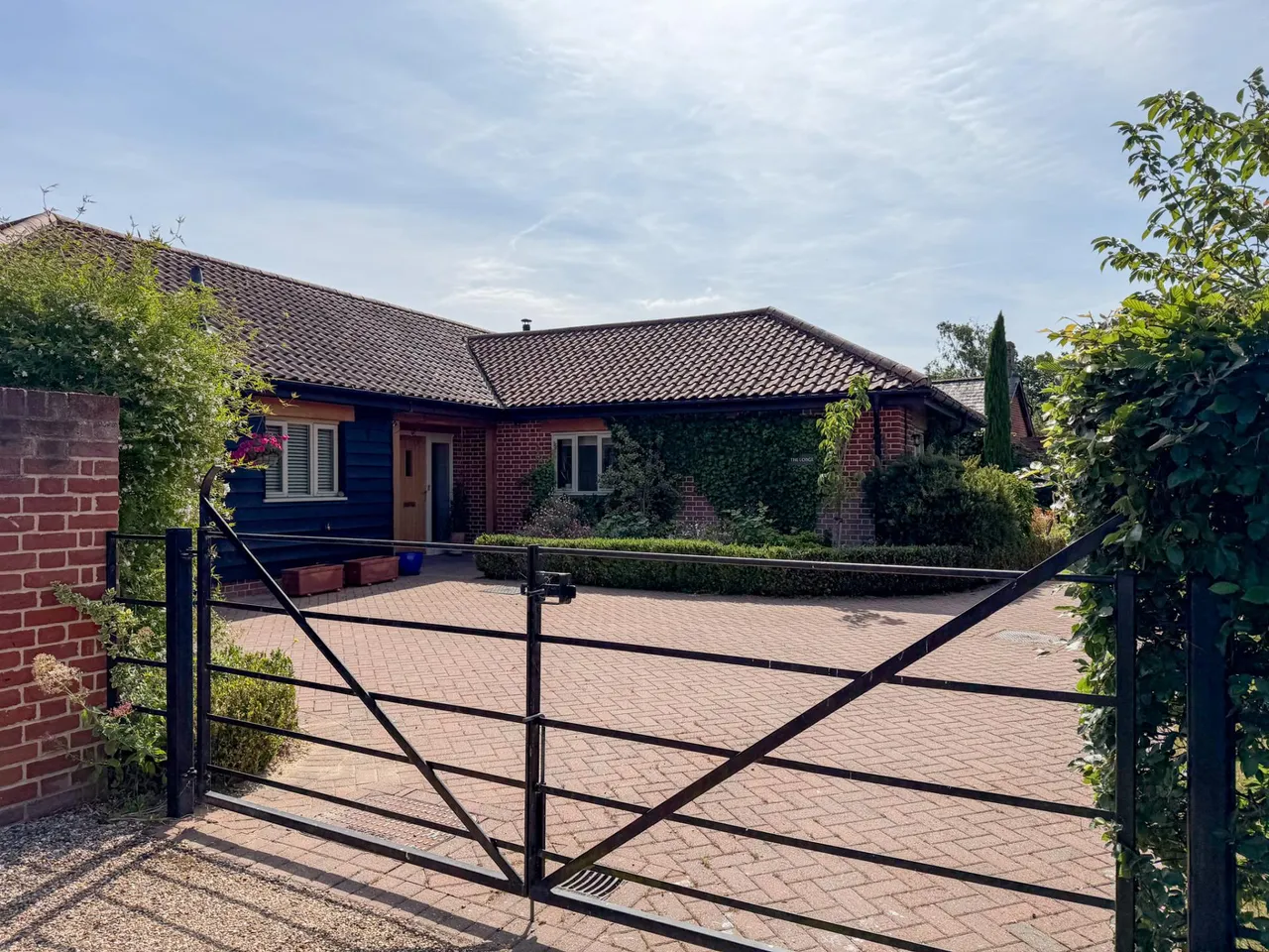 3 bed house for sale, Moores Lane, East Bergholt
