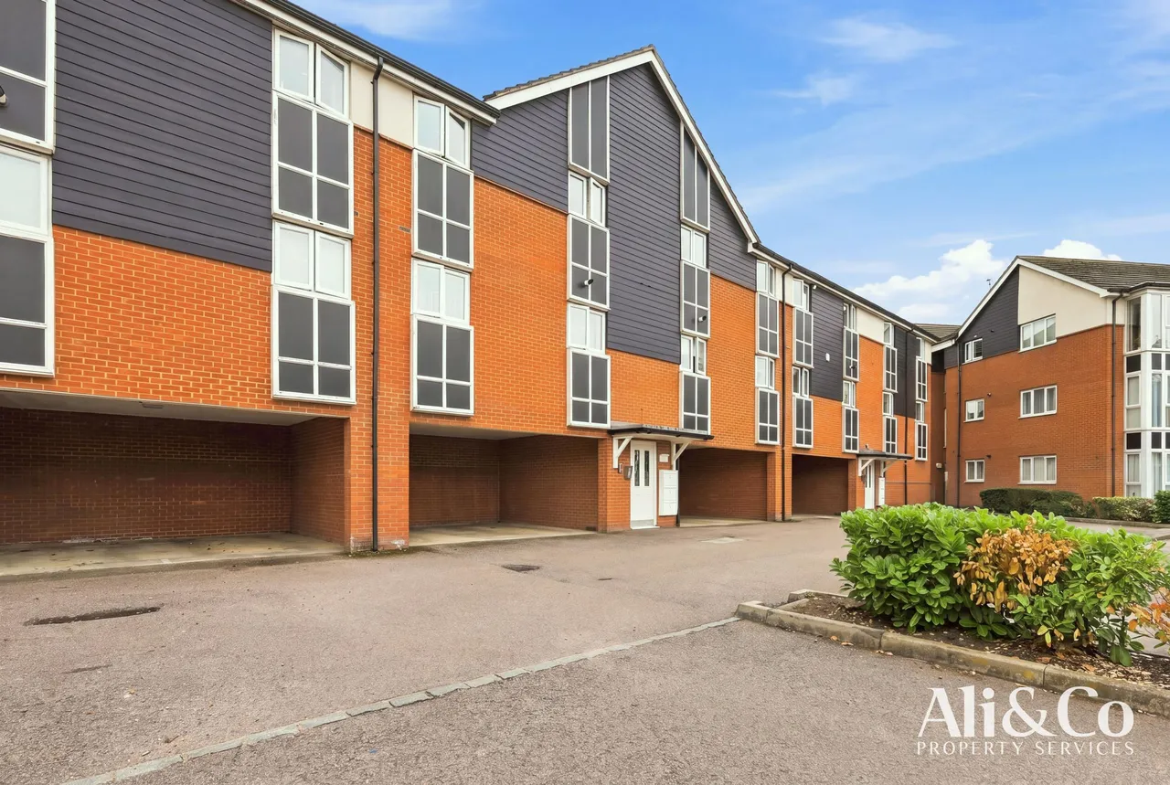 Griffiths Road, Purfleet-on-Thames, Essex, RM19 1AR, photo 17