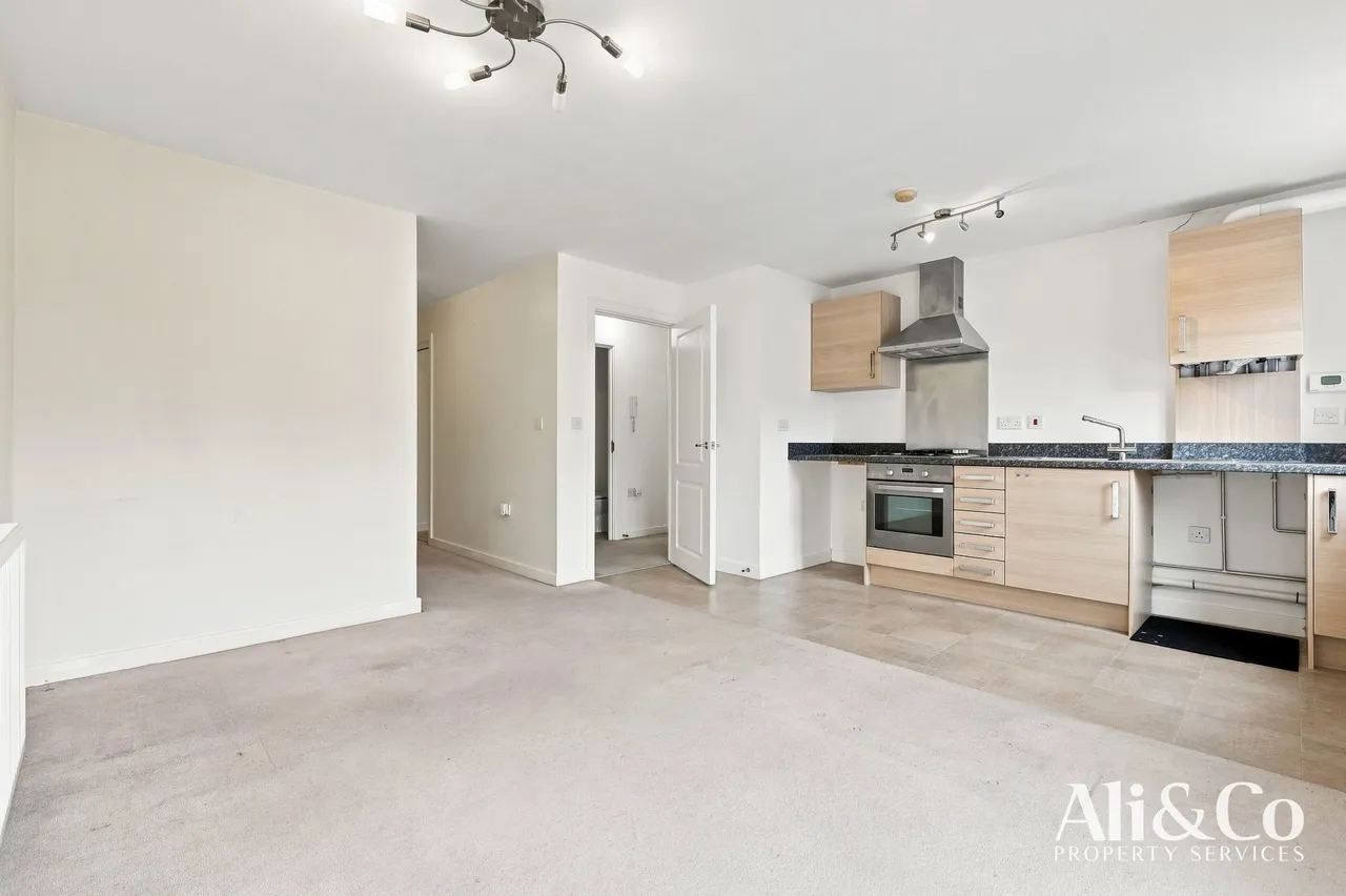 Griffiths Road, Purfleet-on-Thames, Essex, RM19 1AR, photo 4