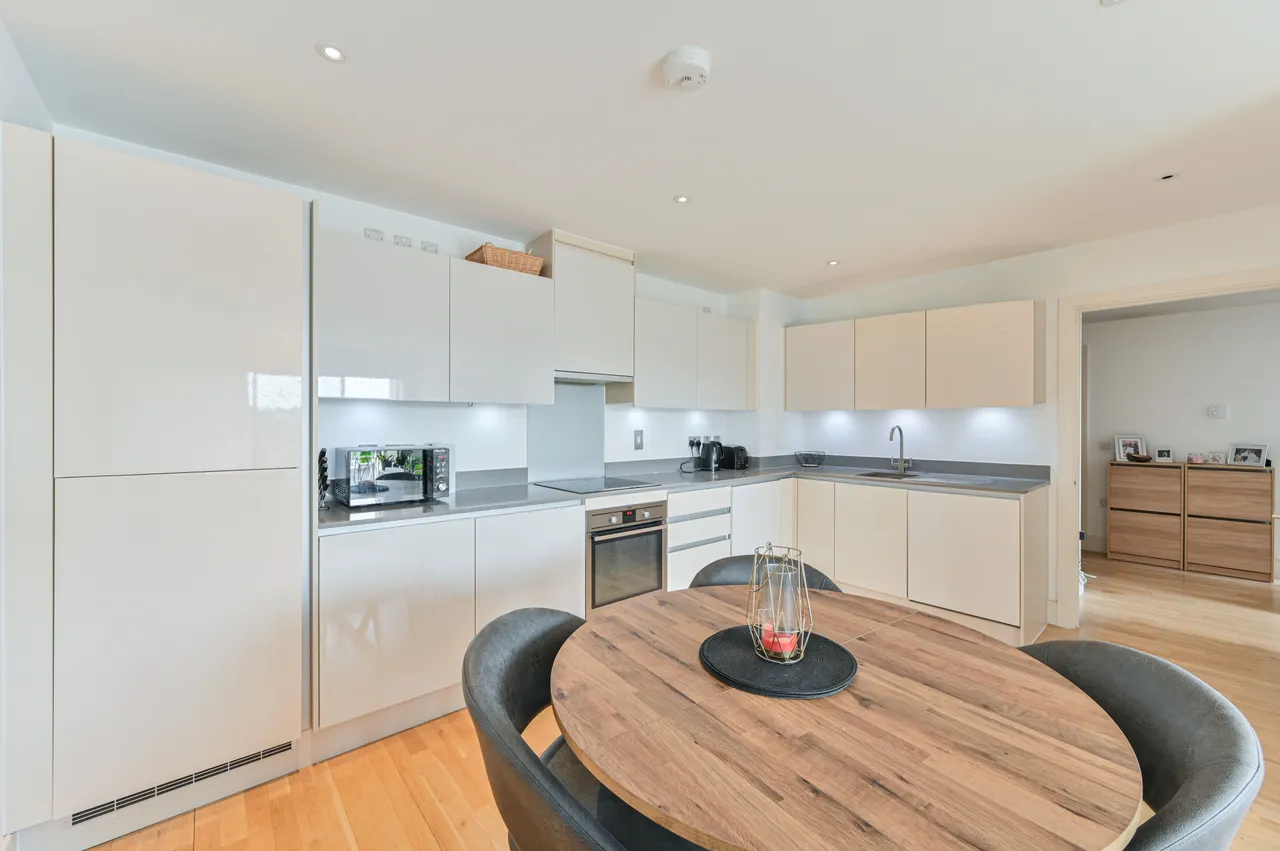 76 Derry Court, 386 Streatham High Road, London, photo 7
