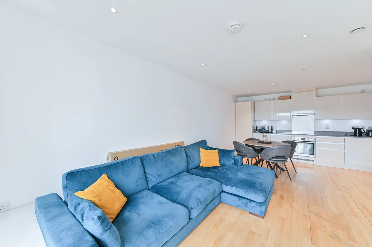 76 Derry Court, 386 Streatham High Road, London, photo 6