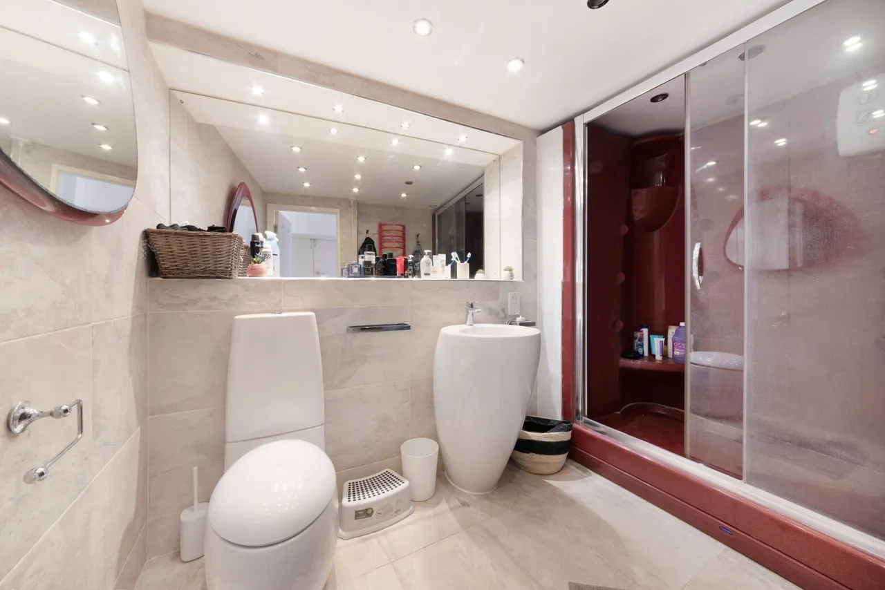 St. Giles High Street, Covent Garden, WC2H, photo 11