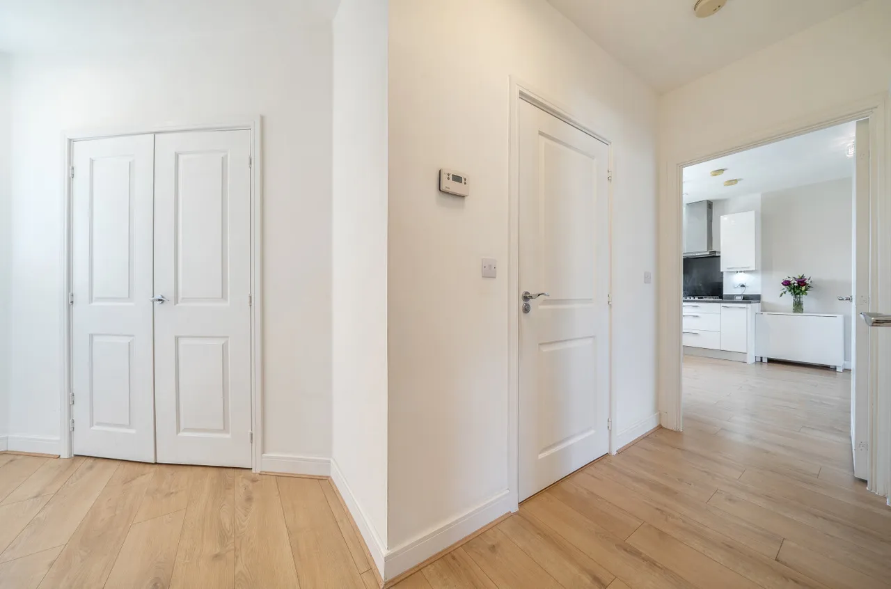 Rainbow Road, Erith, DA8, photo 19