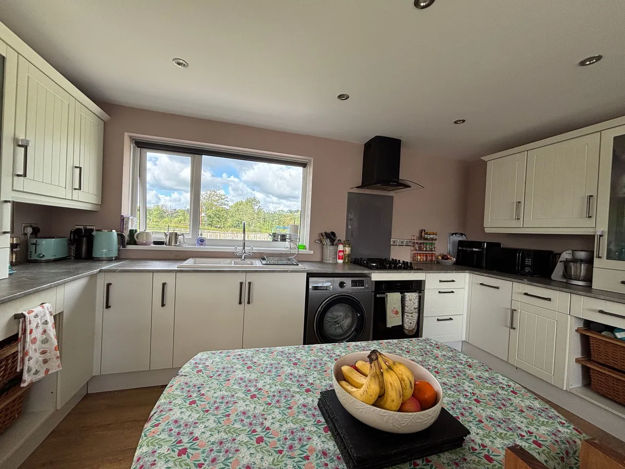 Llangadog, SA19, photo 7