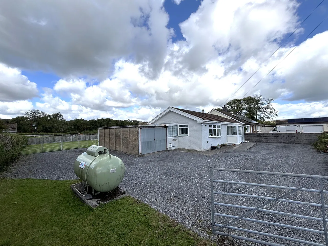 Llangadog, SA19, photo 22