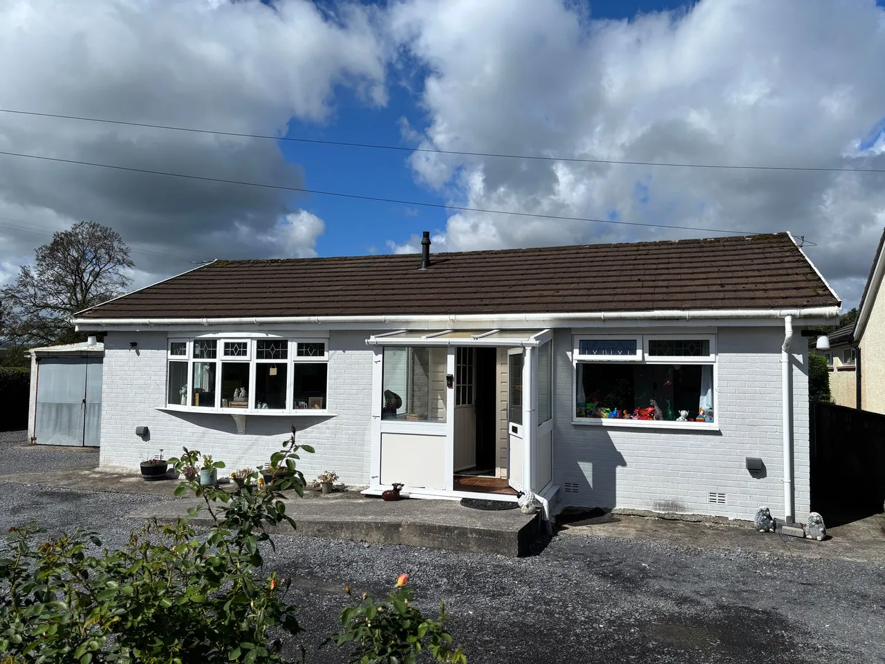 Llangadog, SA19, photo 21
