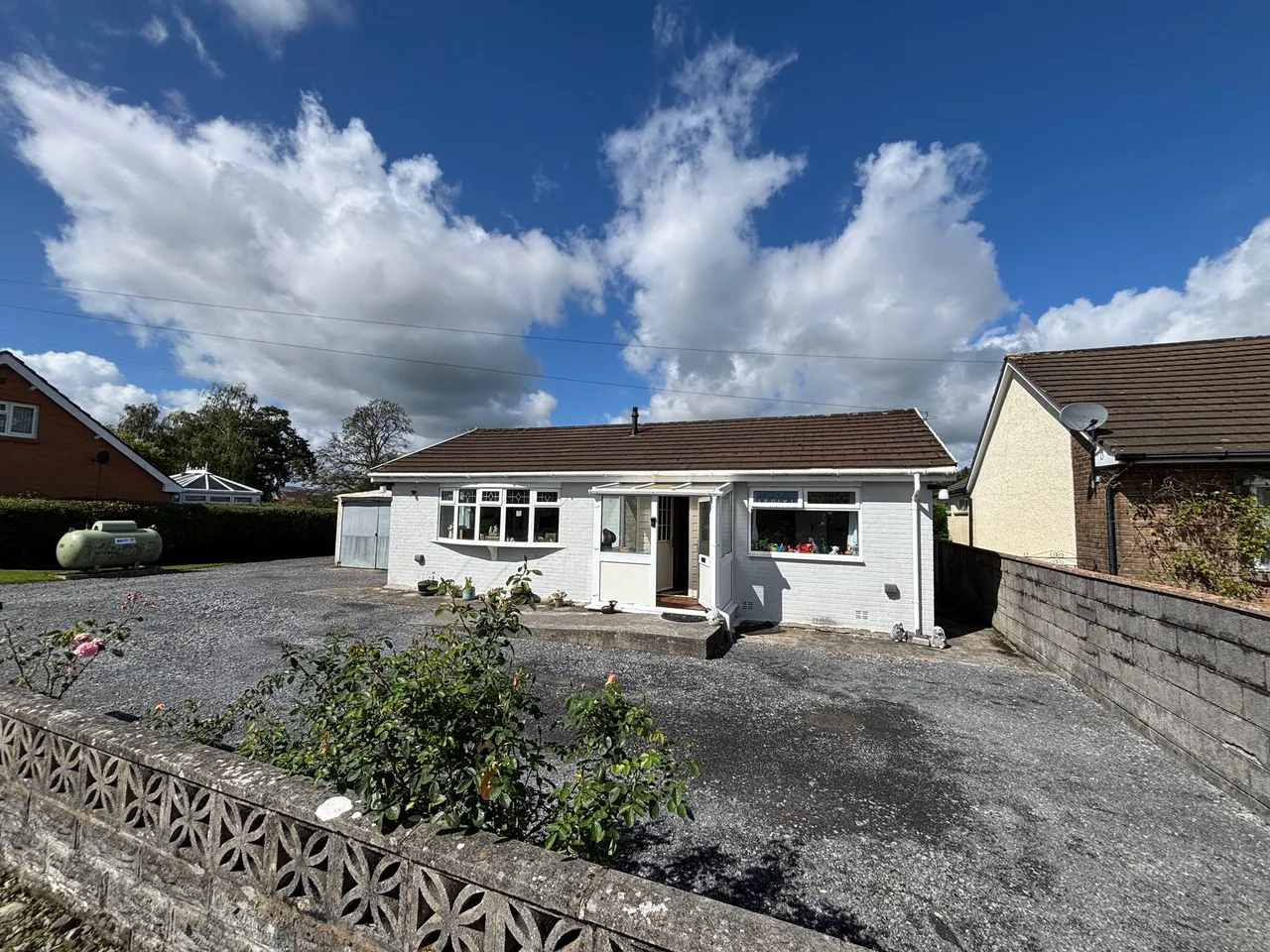 2 bed house for sale, Llangadog, SA19