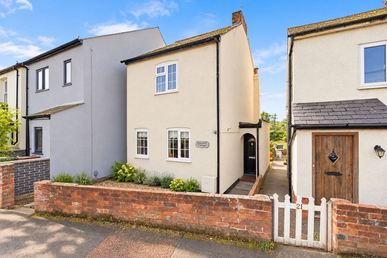 2 bed house for sale, High Street, Colney Heath, AL4