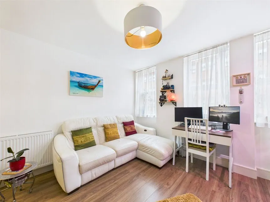 Mercury Gardens, Romford, RM1, photo 2