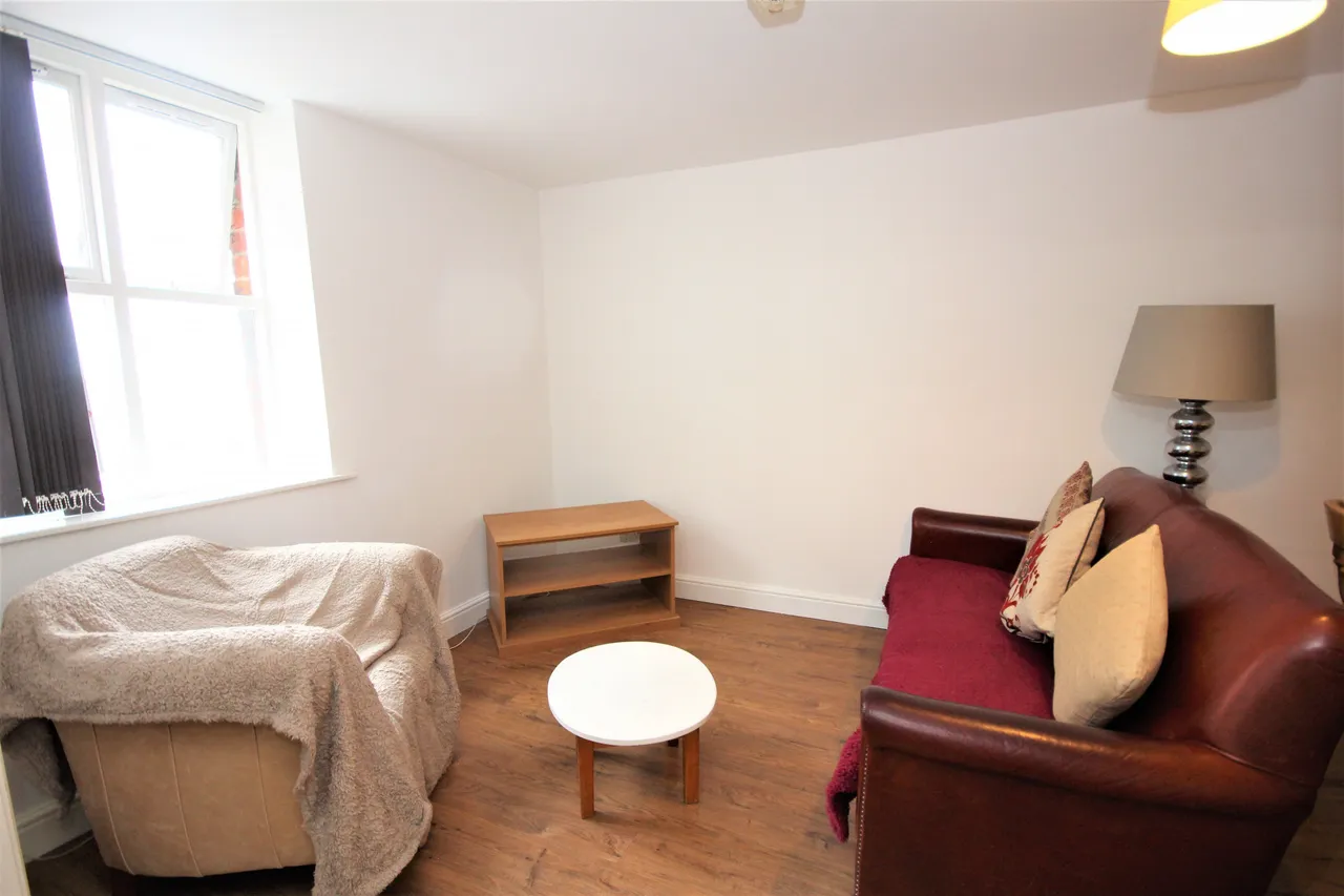 2 bed student accomodation to rent — Fox Street, Preston, Lancashire, PR1 2AB