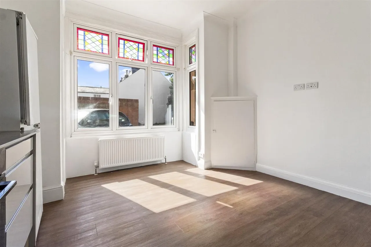 Ash Grove, Worthing, photo 6