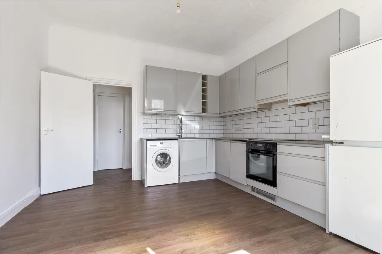Ash Grove, Worthing, photo 5