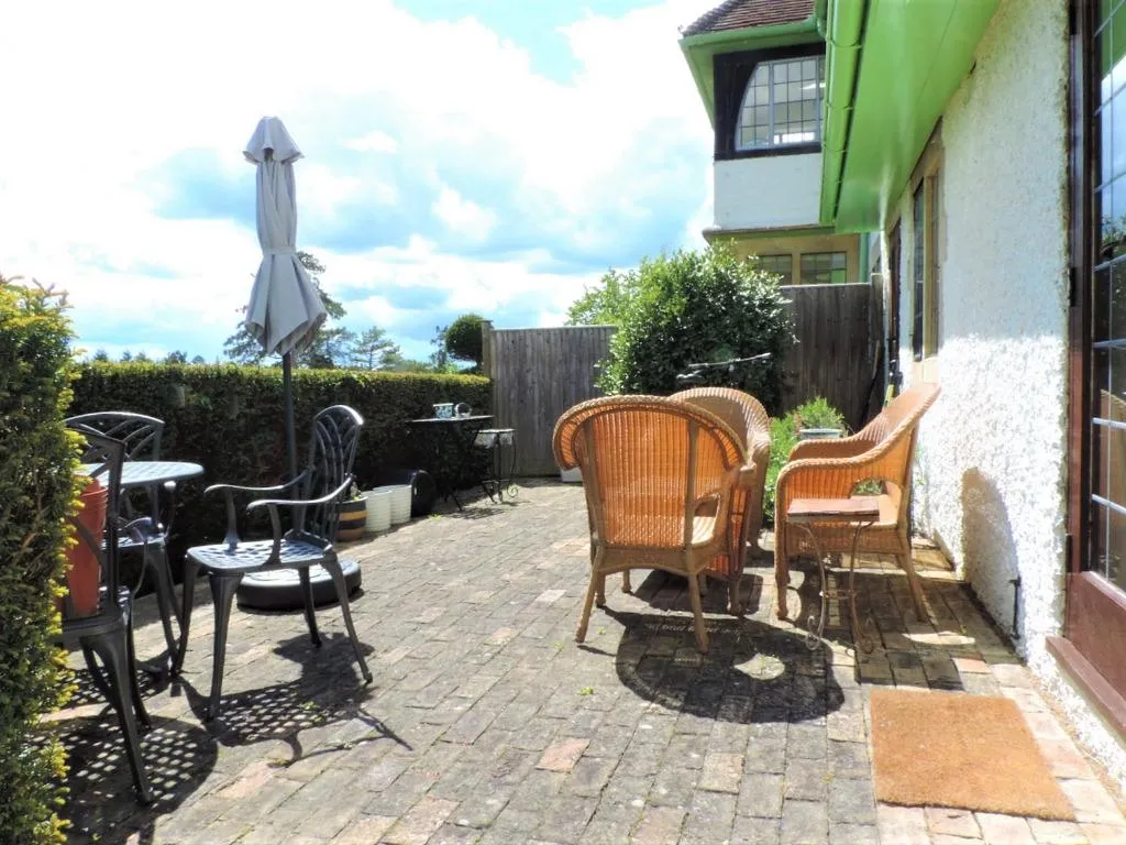 Upper Guildown Rd, Guildford, GU2, photo 2