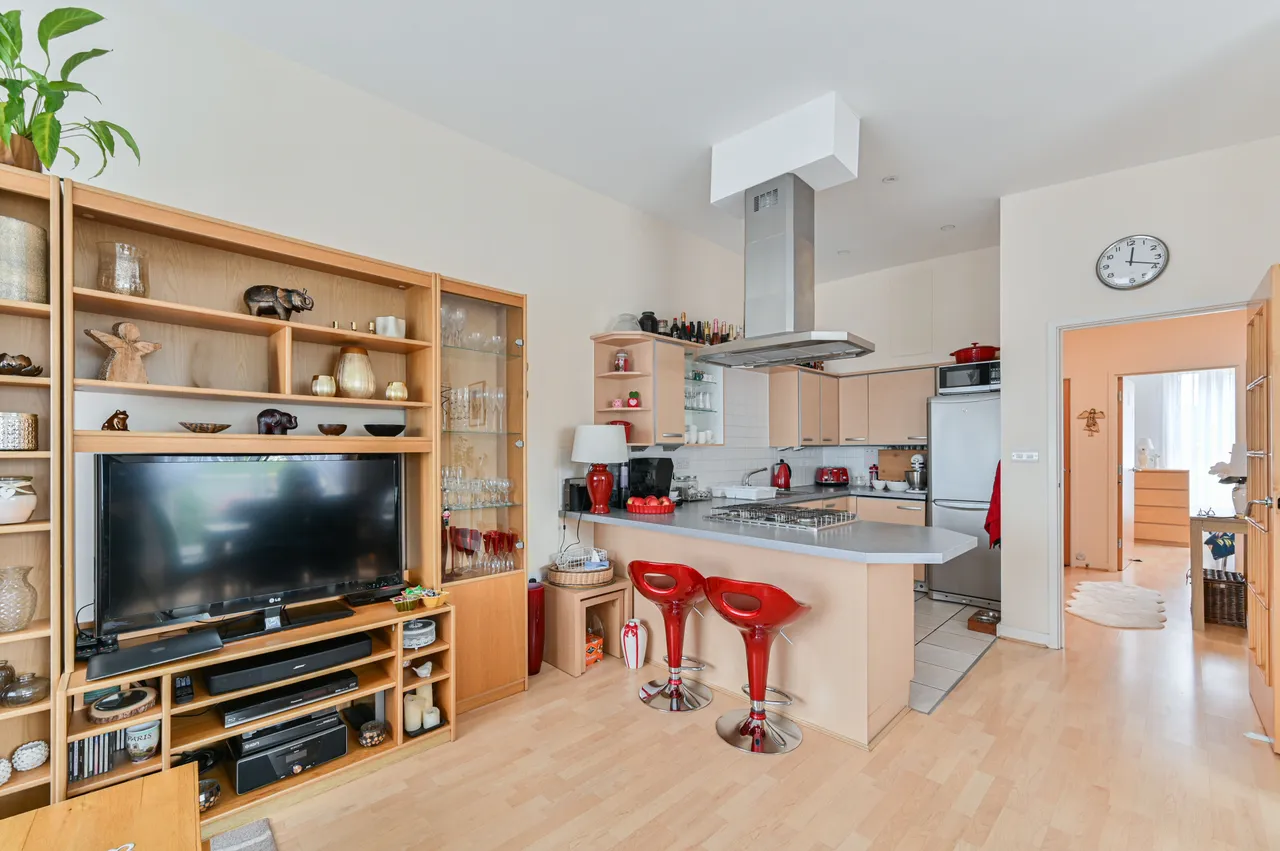 Flat 6, 35 Poynders Road, London, photo 6