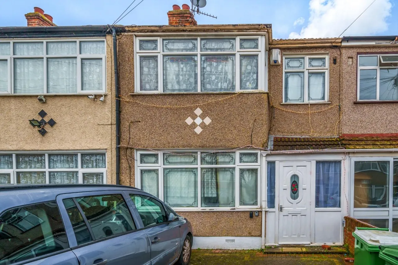 4 bed house for sale — Overton Road, Abbey Wood