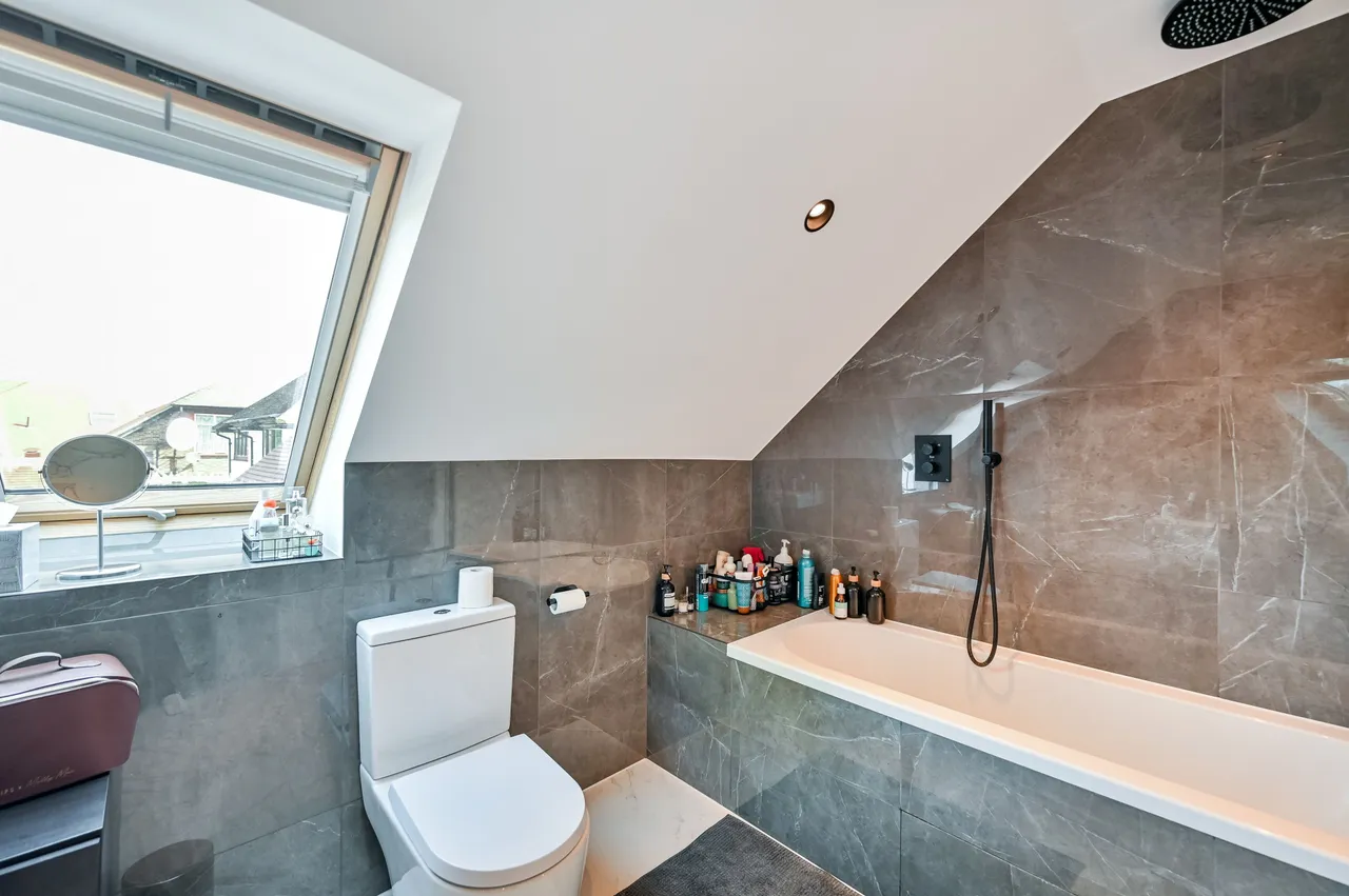 Flat 8, Whittlesford House, 2C Thetford Road, Surrey, photo 11