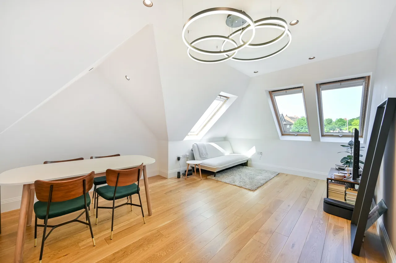 Flat 8, Whittlesford House, 2C Thetford Road, Surrey, photo 10