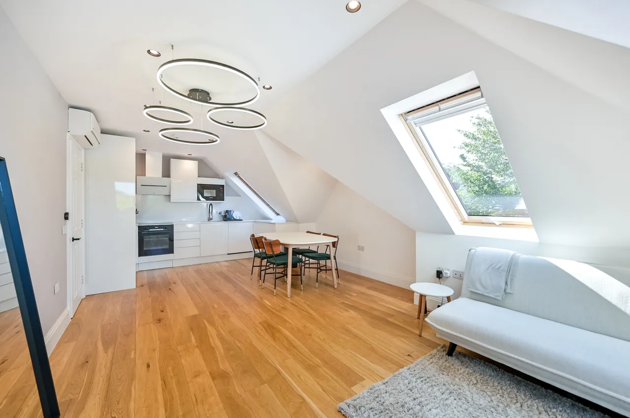 Flat 8, Whittlesford House, 2C Thetford Road, Surrey, photo 4