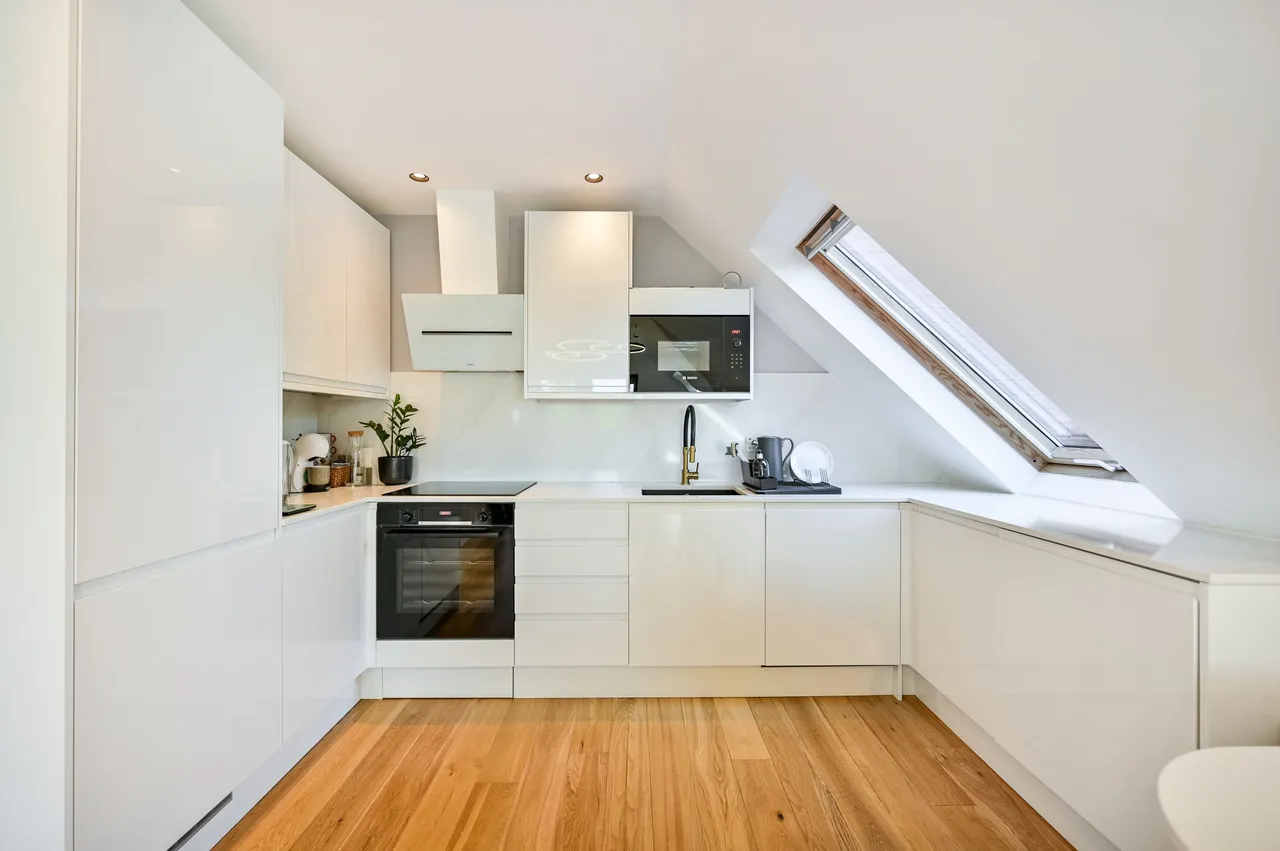 Flat 8, Whittlesford House, 2C Thetford Road, Surrey, photo 2