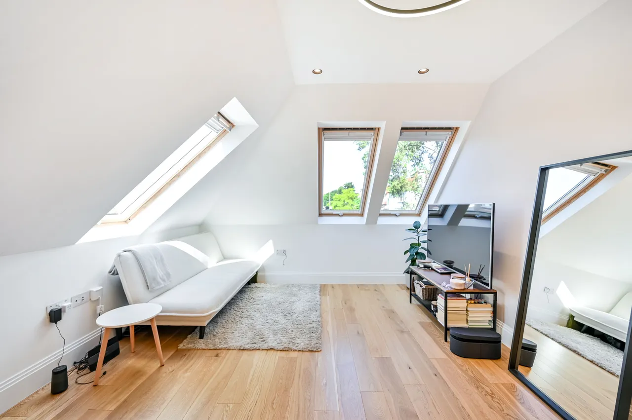 Flat 8, Whittlesford House, 2C Thetford Road, Surrey, photo 5