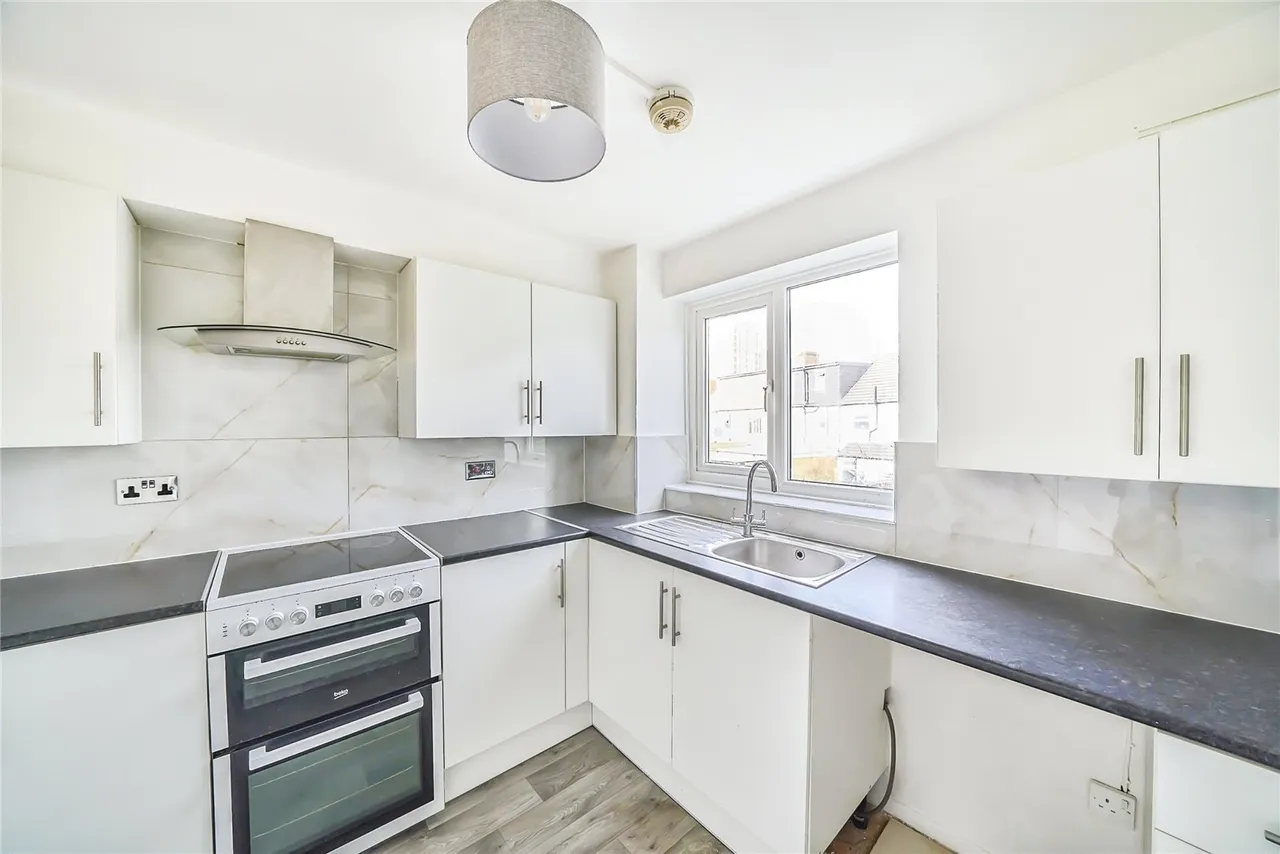 Thant Close, London, E10, photo 6