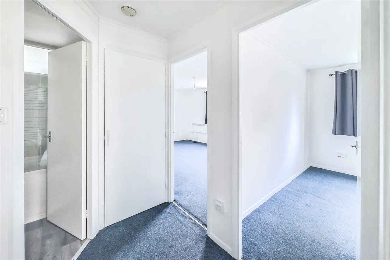 Thant Close, London, E10, photo 18