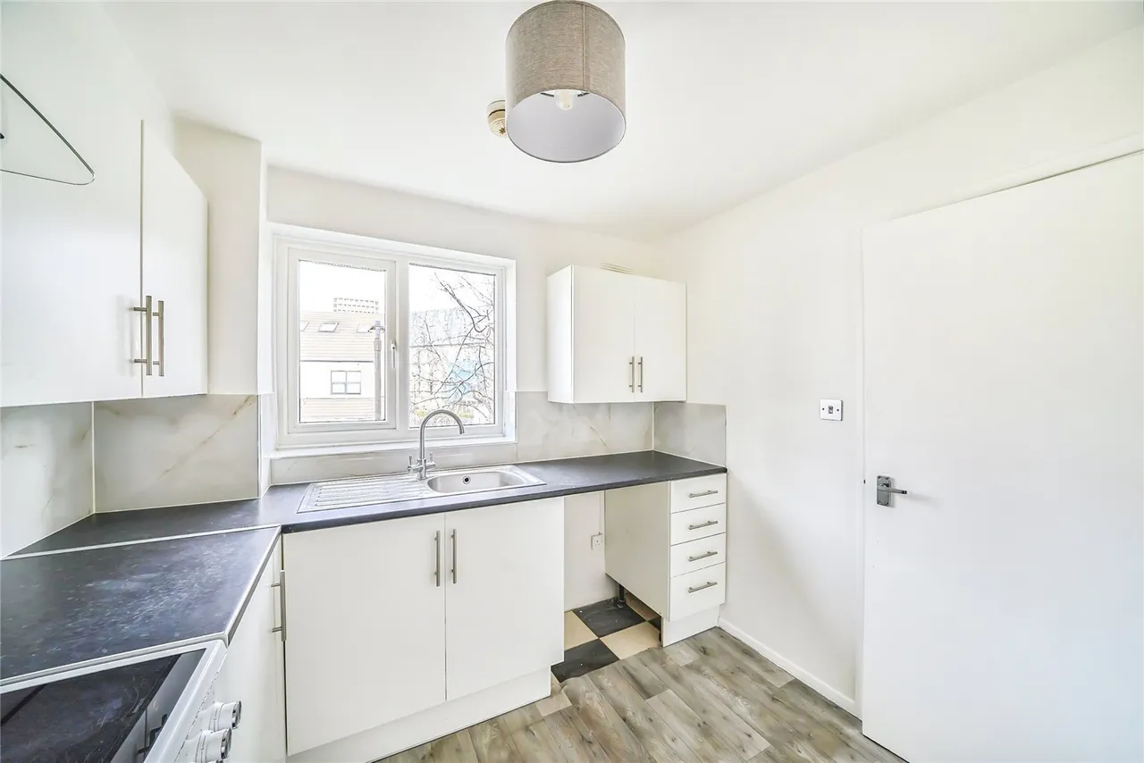 Thant Close, London, E10, photo 7