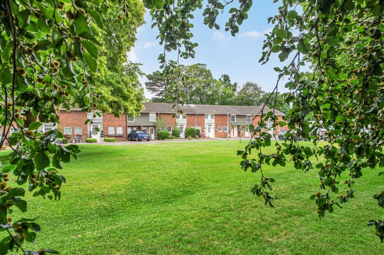 The Glebe, BR7, photo 30