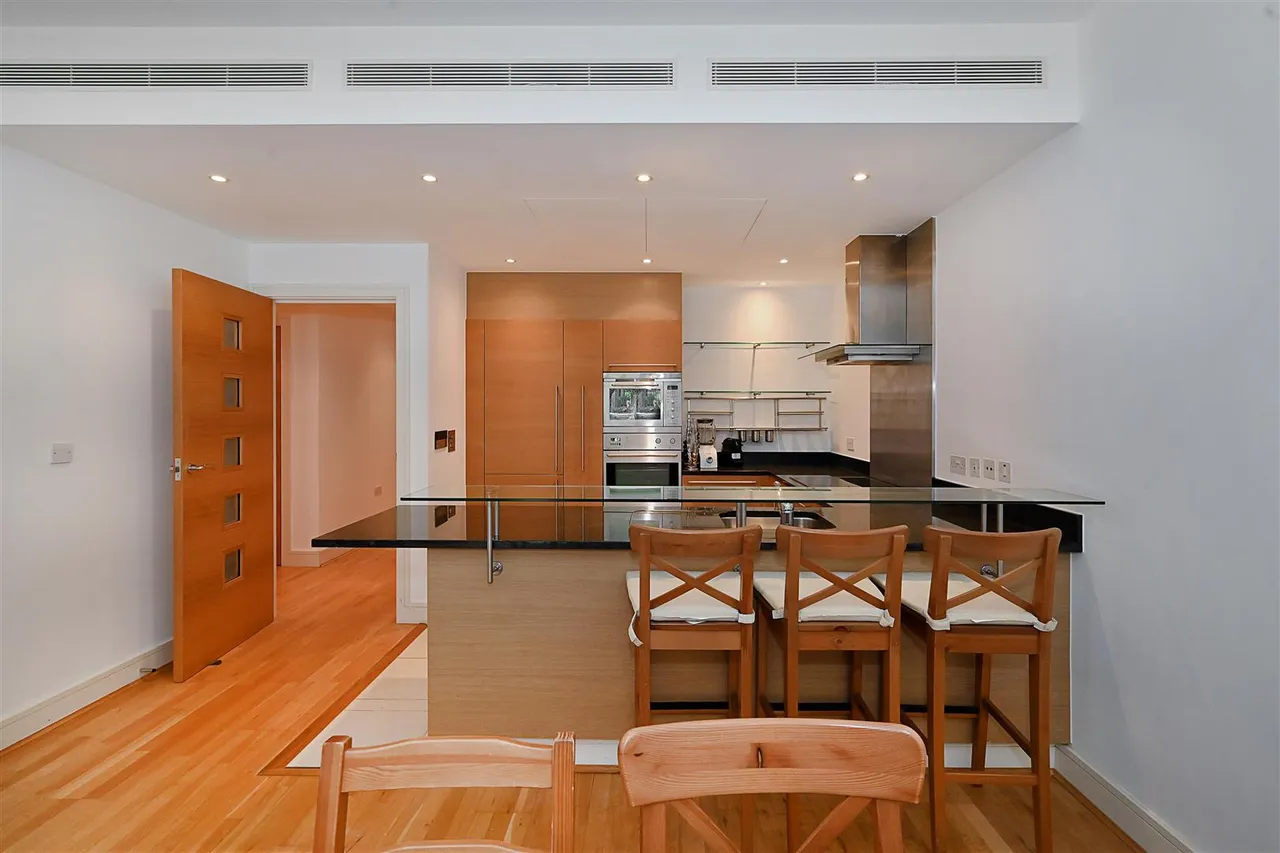 Queenstown Road, SW11, photo 3