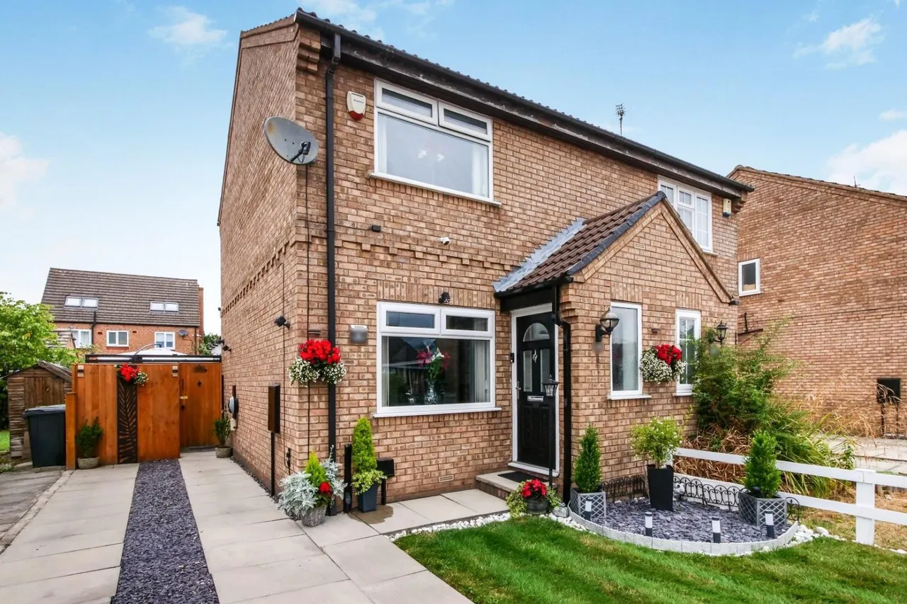 2 bed house for sale — Lindley Wood Grove, York